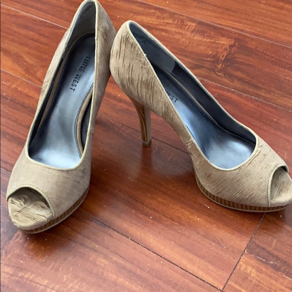 Nine West pumps. Size 5